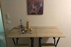 Dining - Air-conditioned studio with sea view - 1 km from Sainte-Anne village and beach (Sainte-Anne)