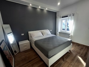 Ferros/tábuas de passar roupa, Wi-Fi, roupa de cama