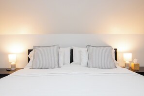 1 bedroom, desk, free WiFi, bed sheets - The Loft (Chattanooga)