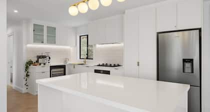 Spa Haus- Belmont, Private Spa, 2 King Bedrooms, Central, Pets Welcome