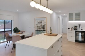 Dining - Spa Haus- Belmont, Private Spa, 2 King Bedrooms, Central, Pets Welcome (Belmont)