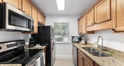 Cozy UF condo off Archer RD - Near Shands & VA !