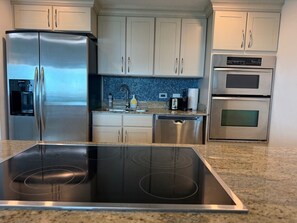 Microones, forn, placa de cuina i rentaplats 