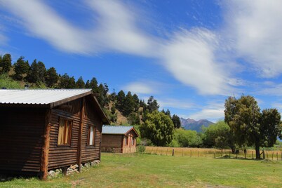 Relaxing cottage on the banks of the creek