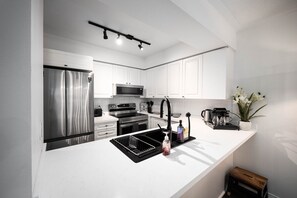 Fridge, microwave, oven, stovetop