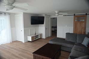 TV connectée, table de tennis de table