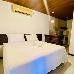 Double Room, Lanai, Garden View | Free WiFi