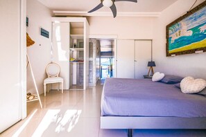 2 slaapkamers, een strijkplank/strijkijzer, reisbedje, gratis wifi