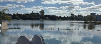 Exceptional one-bedroom apartment (the lake at your feet). Ideal for resting!