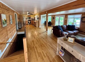 TV connectée, jeux vidéo, livres