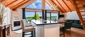 Plivanje u zalazak sunca - Three Bedroom House