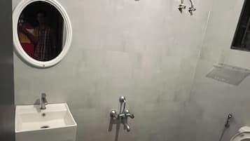 Shower, towels, soap, shampoo