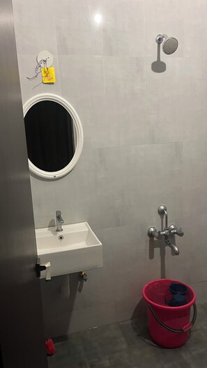 Shower, towels, soap, shampoo