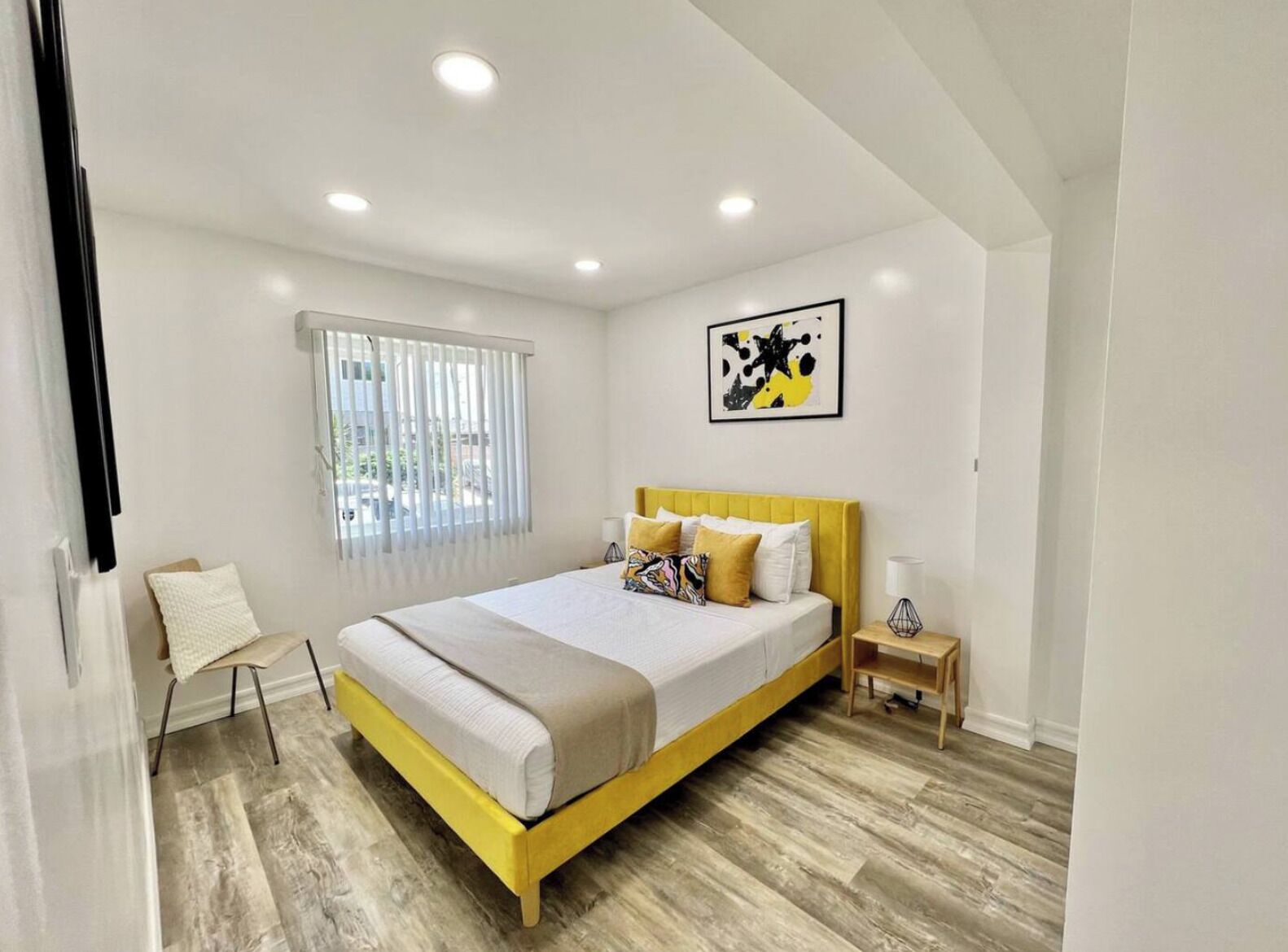 2 habitaciones, tabla de planchar con plancha, internet y ropa de cama 