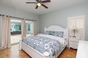 7 chambres, fer et planche à repasser, Wi-Fi, draps fournis