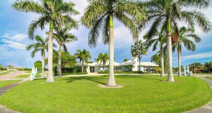 STUNNING 7-bedroom house with separate guest house, pool and tennis courts.