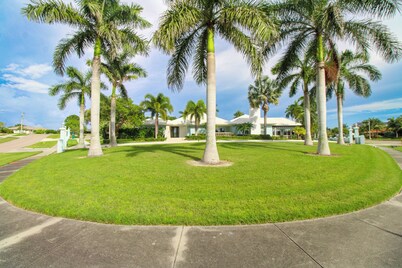 STUNNING 7-bedroom house with separate guest house, pool and tennis courts.