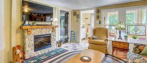 TV, fireplace, DVD player, books