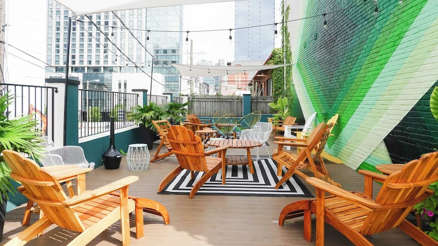 Sleeps 8 4 Sobro Suites w/ Kitchens & Art, Walk to Broadway by Avantstay