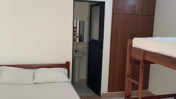 1 bedroom, WiFi (free), bed sheets