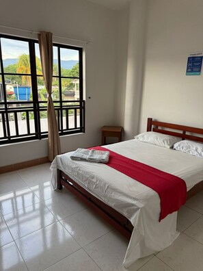 1 quarto, acesso à internet, roupa de cama