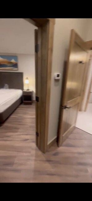 4 chambres, fer et planche à repasser, Wi-Fi, draps fournis