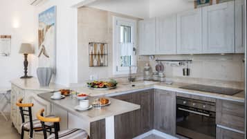 Microonde, forno, piano cottura, lavastoviglie