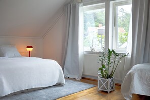 Strykjärn/strykbräda, wi-fi och sängkläder