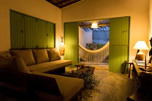 Basic Chalet | Interior