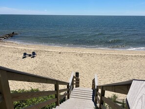 Beach nearby - Beautifully appointed 2 bedroom with access to a private beach! (DENNIS PORT)