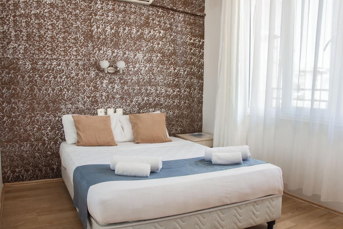 Standard Double Room, City View | Iron/ironing board, free WiFi