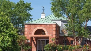 المنشأة من الخارج