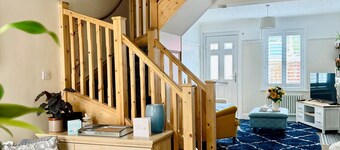 Stunning 3 bedroom house five minutes walk to town Centre with private parking.