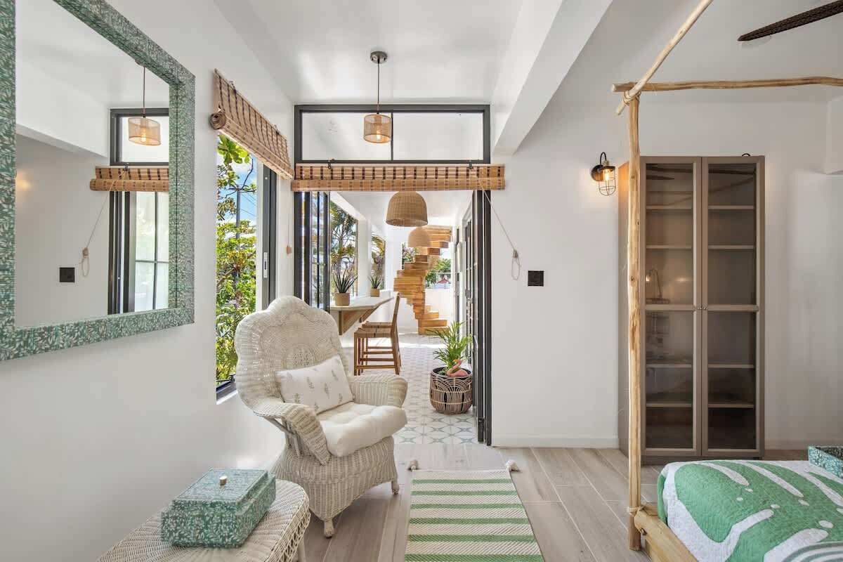 6 habitaciones, tabla de planchar con plancha, wifi y ropa de cama 