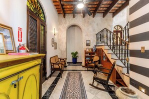 Lobby - Historic 4 Story Mansion w. Pool in Old San Juan (San Juan)