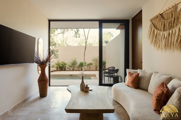 Plunge Master Suite | Living area