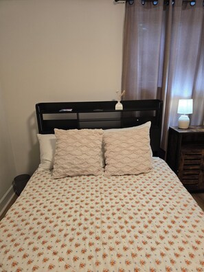 1 chambre, fer et planche à repasser, accès Internet, draps fournis