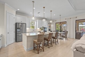 Private kitchen - NEW! 3Bd/3Br Exceptional Home in Resort Community (Sarasota)