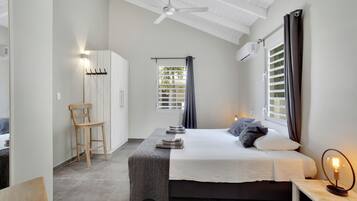 شقة - سرير ملكي - مكيّف هواء | خزنة داخل الغرفة وواي فاي مجانًا