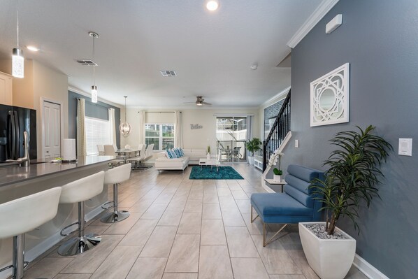 TV - Enchanted 5BR Townhome Disney Fun Awaits (Davenport)