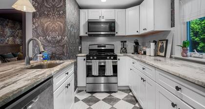Witchy Hideaway Cottage with AC, Outdoor Patio, Close to Salem & Downtown