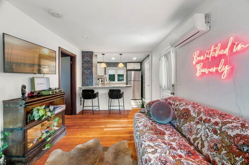 Witchy Hideaway Cottage; Close to Beaches, Salem & Downtown Beverly