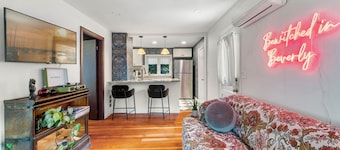 Witchy Hideaway Cottage; Close to Beaches, Salem & Downtown Beverly