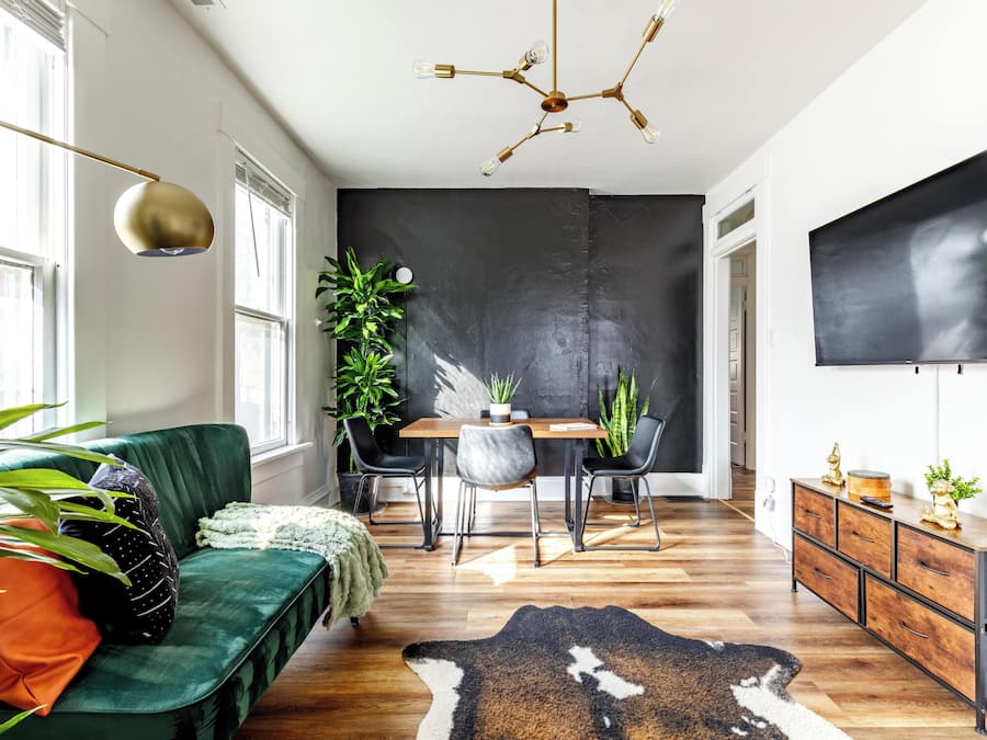 Smart TV 55 pollici con canali digitali, Netflix, Hulu