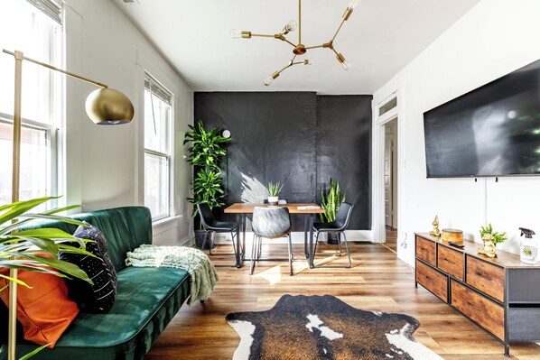 32-inch Smart TV with digital channels, books