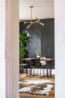 Casa exclusiva, para não fumantes, aceita animais de estimação | Área de estar | Smart TV 55 polegadas com canais digitais, Netflix, Hulu