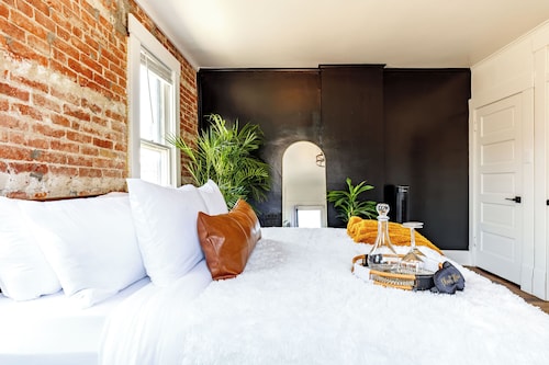 Jungle House Historic Lofts – German Village