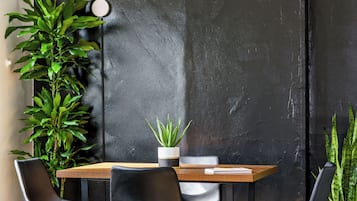 Jungle Beat | Dining room