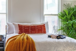 Family House, 4 Bedrooms, Non Smoking, Pets Allowed | Egyptian cotton sheets, premium bedding, memory foam beds, free minibar
