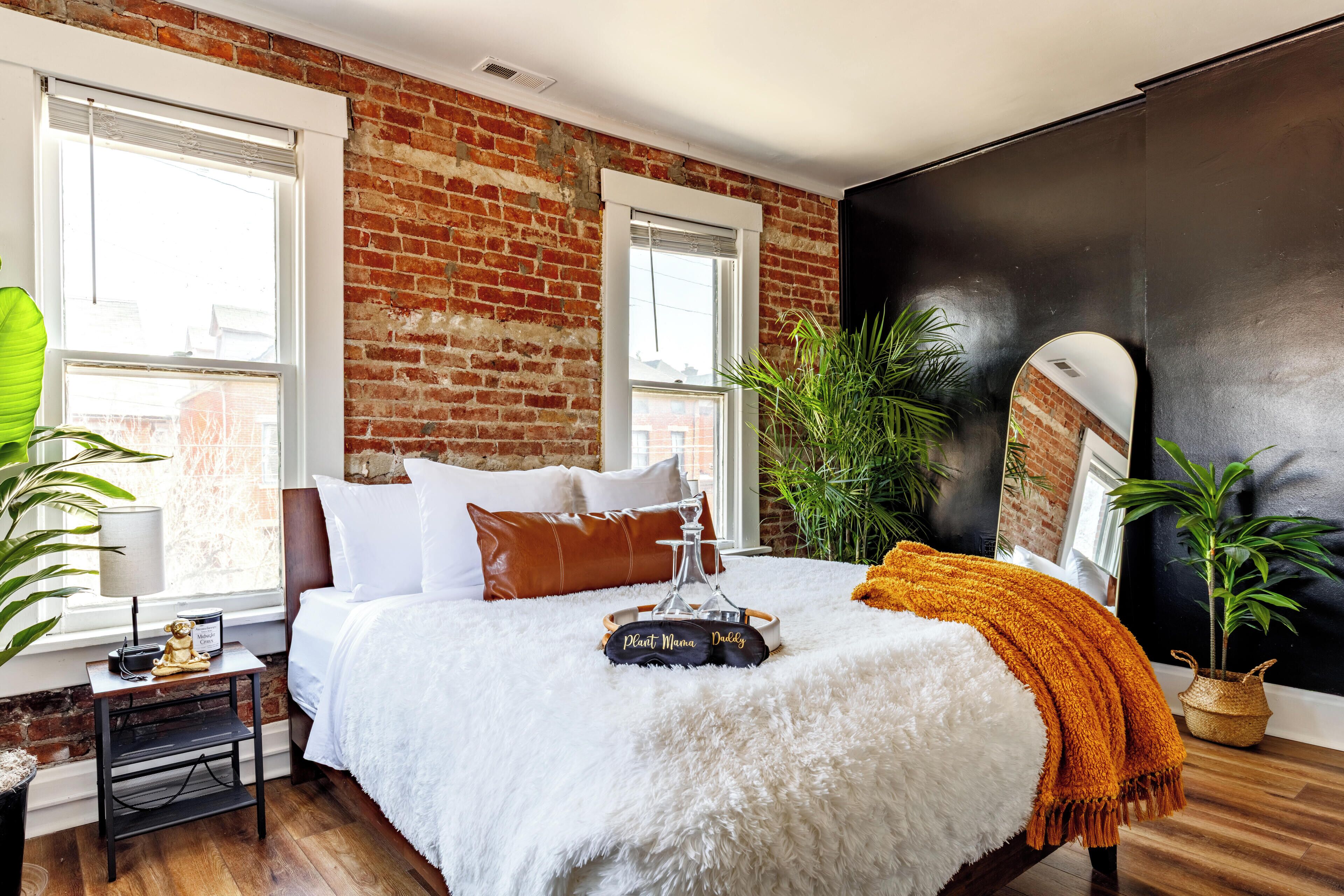 Jungle Crest | Egyptian cotton sheets, premium bedding, memory foam beds
